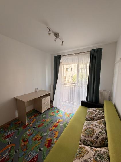 Apartament cu 3 camere decomandat în Câmpului