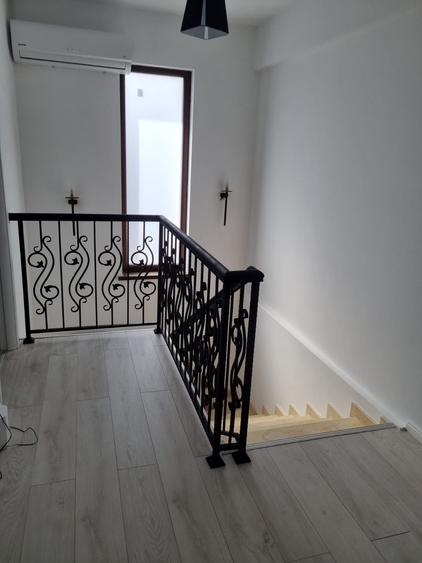 Casă individuală cu 4 camere cu Canalizare în Tunari