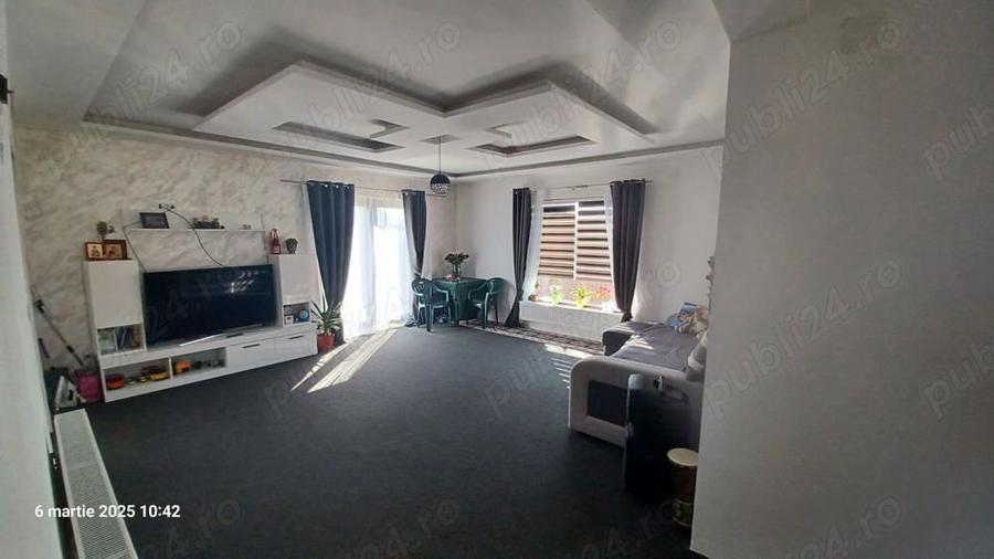 Spațiu comercial, de 380 mp, în Coșereni