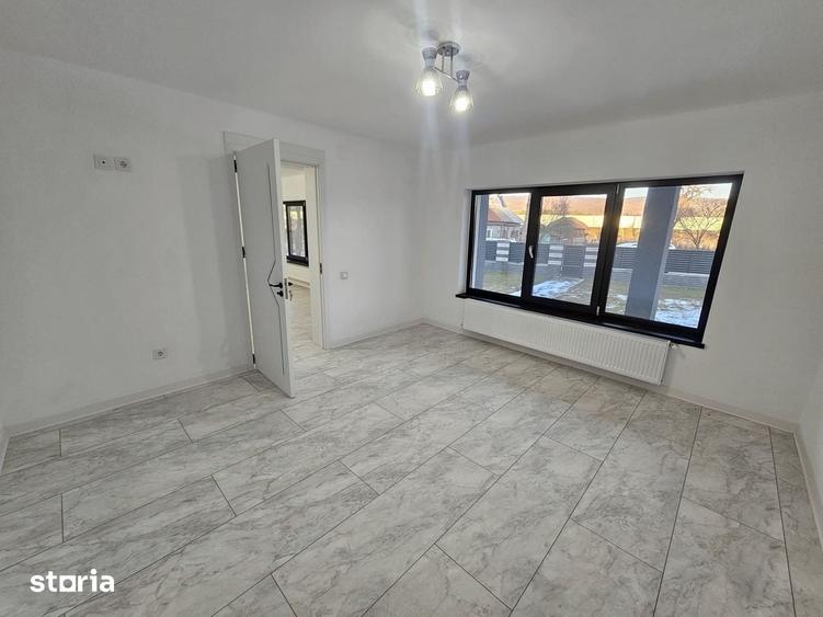 Casă cu 3 camere cu Teren 2477 Mp în Băiculești