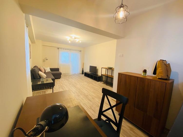 Apartament cu 3 camere decomandat, mobilat în Dorobanți