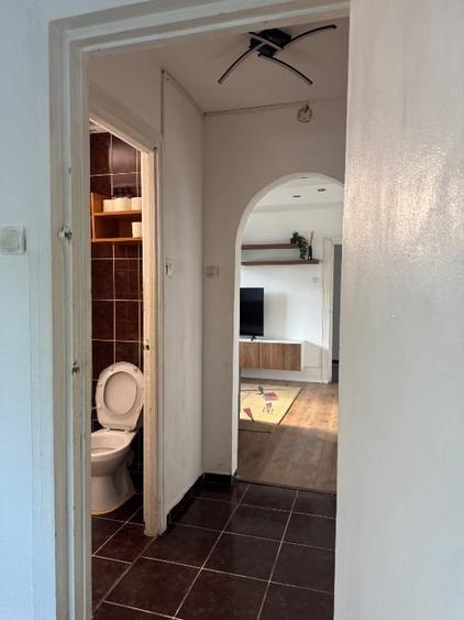 Apartament cu 2 camere semidecomandat, mobilat în Galata