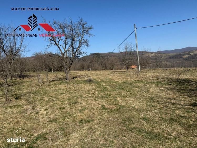 Casă cu 4 camere în Pârău lui Mihai