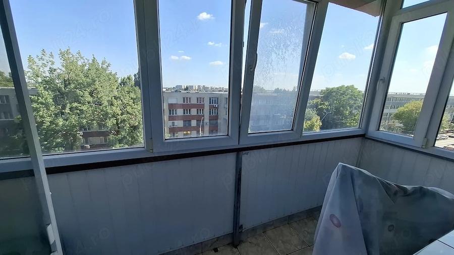 Apartament cu 3 camere decomandat în Alexandriei