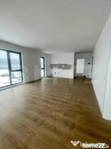 Apartament cu 3 camere decomandat în Calea Moldovei