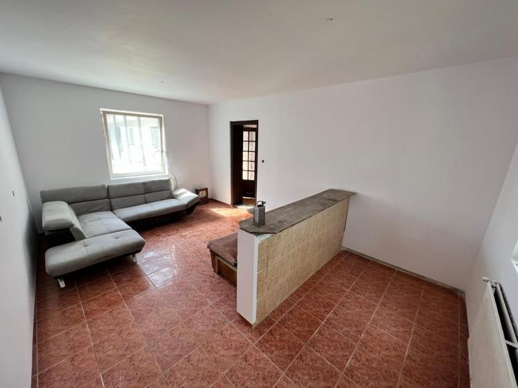 Casă individuală cu 6 camere cu Teren 1850 Mp în Sânandrei
