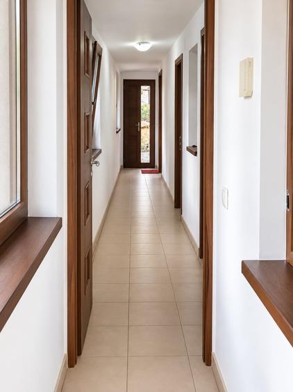 Casă cu 3 camere cu Teren 230 Mp în Clăbucet