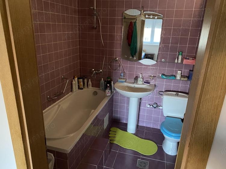 Apartament cu 2 camere decomandat în Costinești