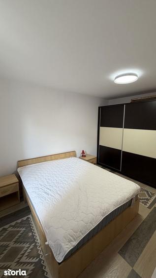 Apartament cu 2 camere semidecomandat, mobilat în Piața Unirii