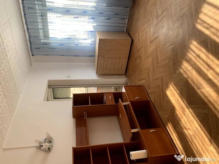 Garsonieră decomandată în Republicii