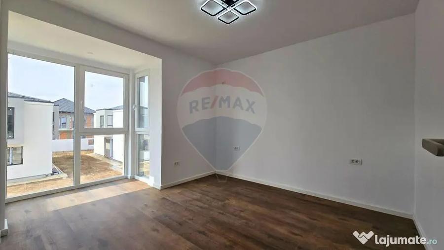 Casă cu 4 camere cu Teren 187 Mp în Tunari