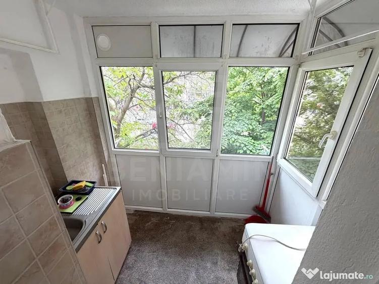Apartament cu 2 camere decomandat în Sărari