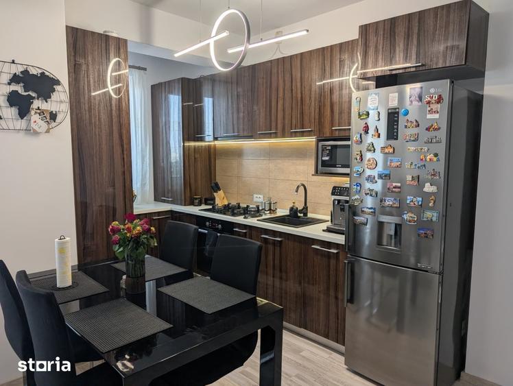 Apartament cu 3 camere, mobilat în Fratelia