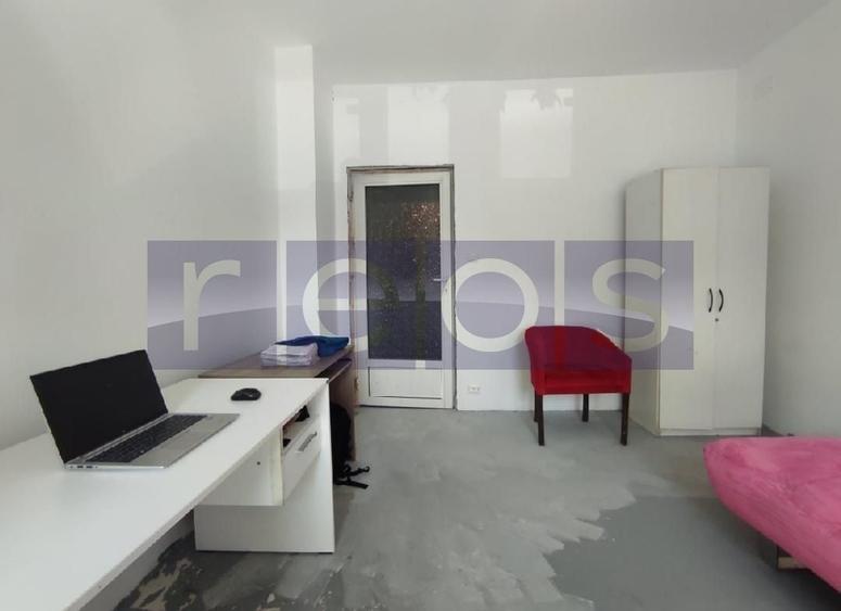 Apartament cu 4 camere decomandat în Calea Călărașilor