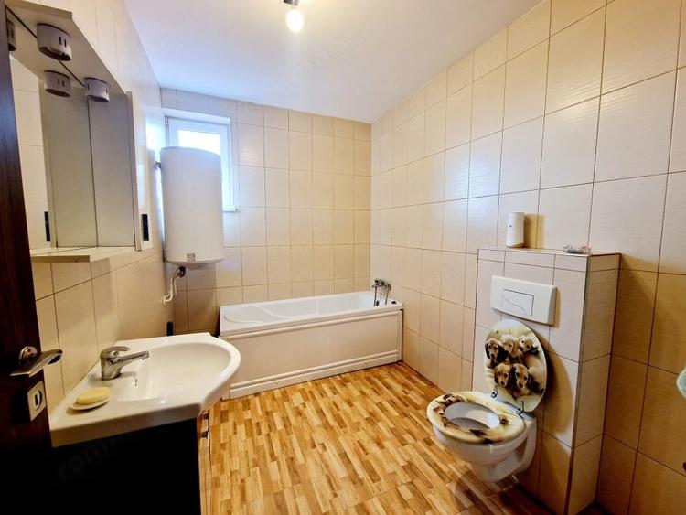 Apartament cu 3 camere decomandat în Periferie