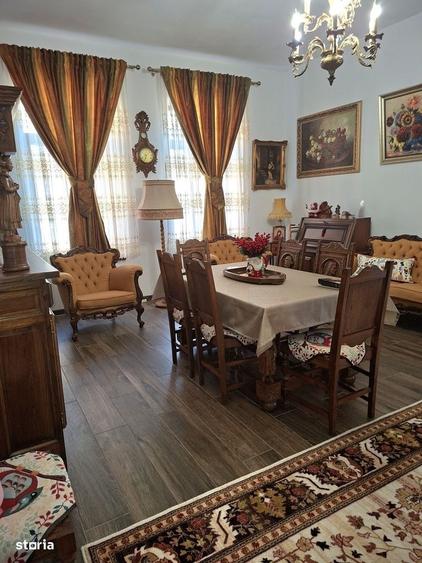 Casă cu 4 camere în Central