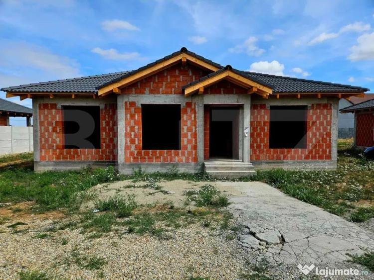 Casă cu 4 camere cu Teren 500 Mp în Sântandrei