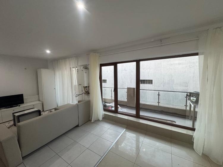 Apartament cu 3 camere, mobilat în Tomis Nord