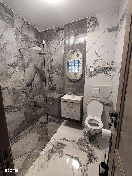 Casă cu 5 camere cu Teren 250 Mp în Iris