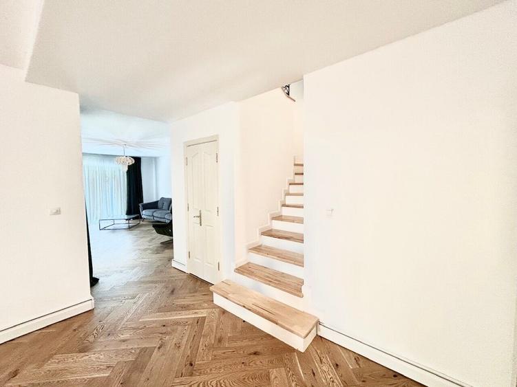 Duplex cu 4 camere cu Canalizare în Iancu Nicolae