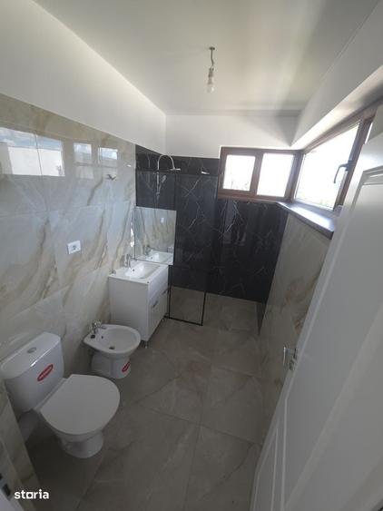 Casă cu 4 camere în Domnești