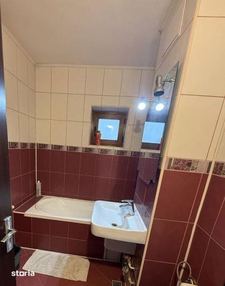 Apartament cu 3 camere, mobilat în 9 Mai