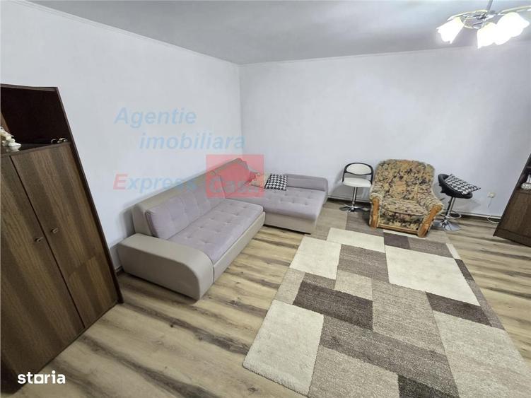 Casă cu 4 camere cu Teren 500 Mp în Dumești
