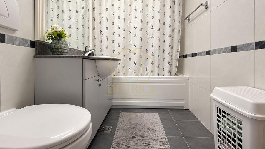 Apartament cu 4 camere decomandat, mobilat în Lipovei
