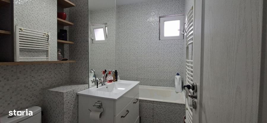Apartament cu 3 camere în Micro 18