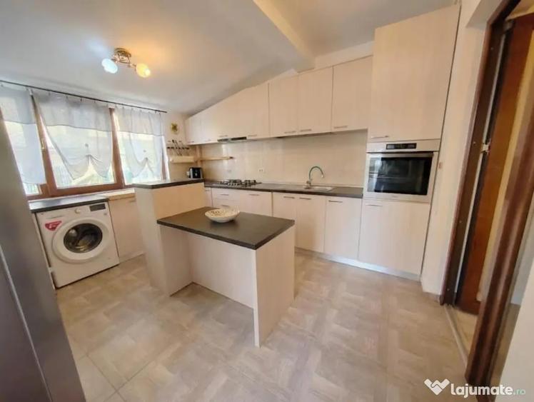 Apartament cu 3 camere decomandat în Valea Adâncă