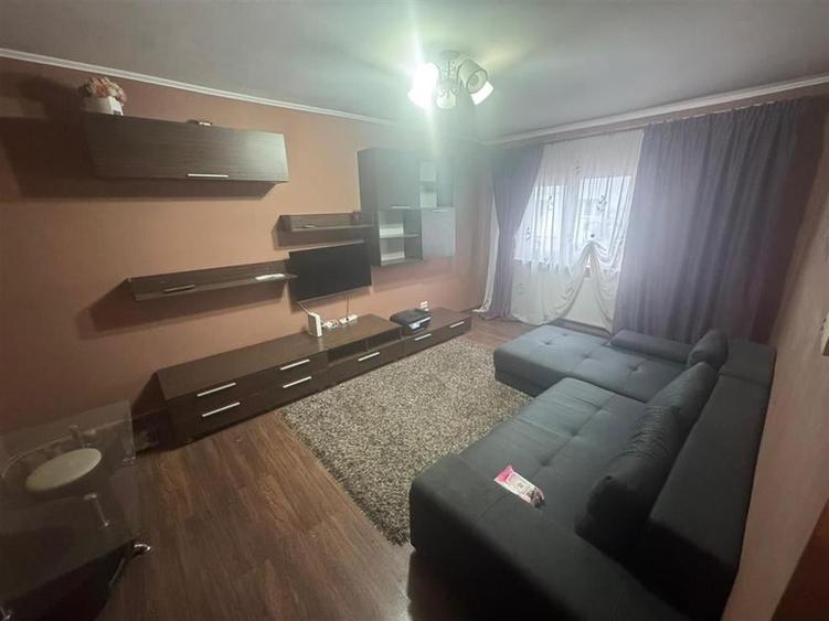 Apartament cu 2 camere decomandat, mobilat în Brăilei