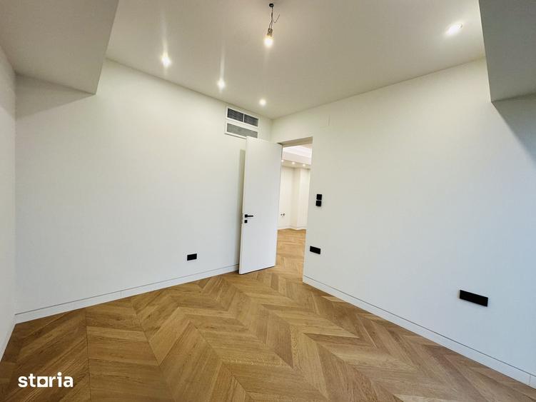Apartament cu 3 camere în Tei