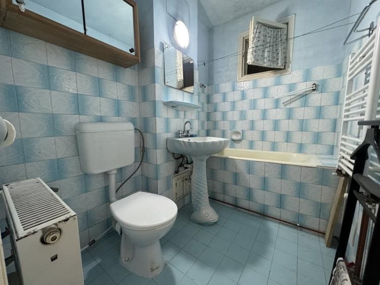 Apartament cu 2 camere semidecomandat, mobilat în Dâmbovița