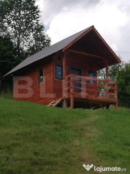 Casă cu 3 camere cu Teren 2330 Mp în Mărișel