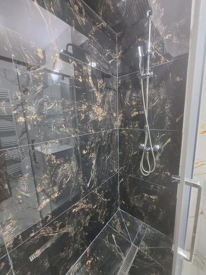 Apartament cu 3 camere decomandat în Medicină