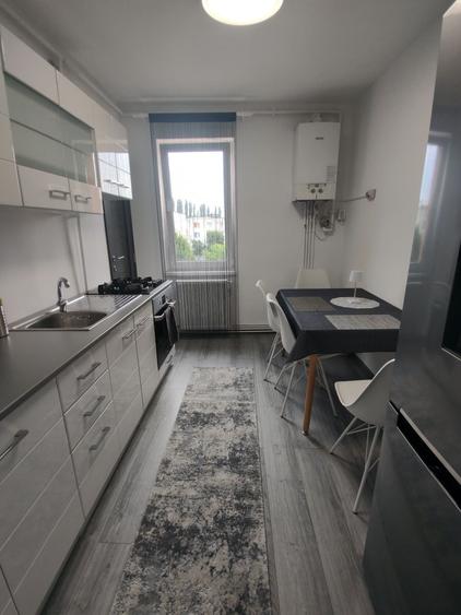 Apartament cu 2 camere decomandat în Livezeni
