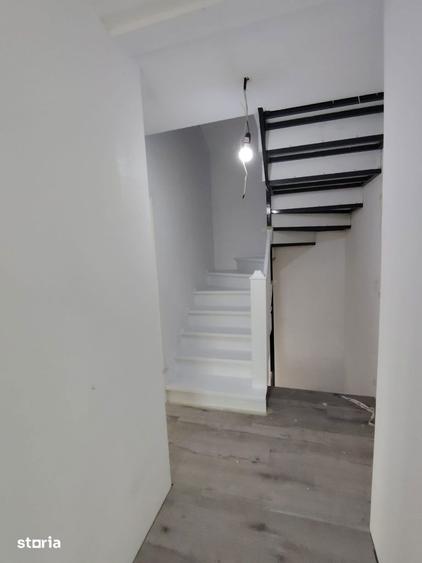 Casă cu 4 camere cu Teren 400 Mp în Bucium