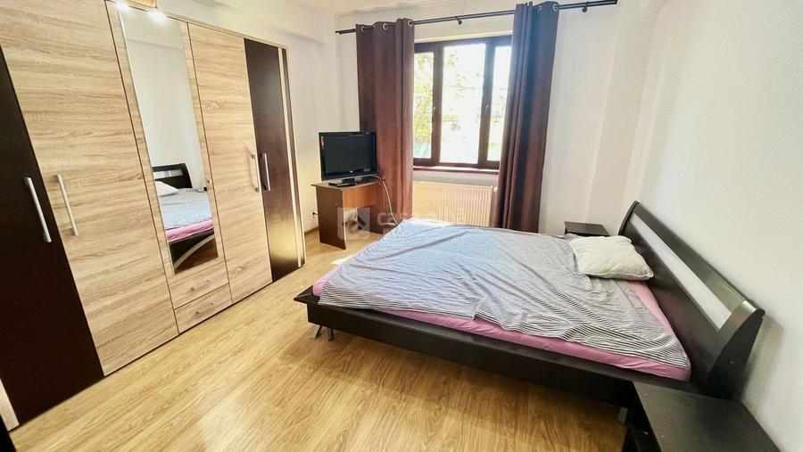 Apartament cu 4 camere decomandat, mobilat în Bucium