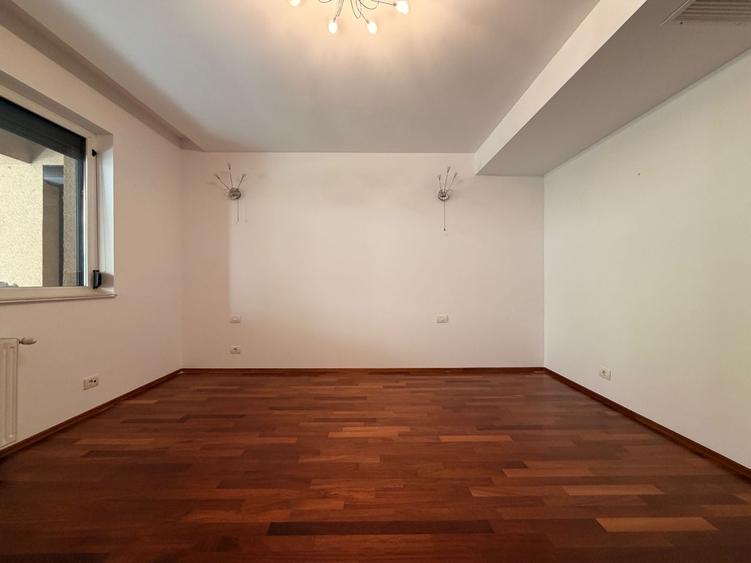 Apartament cu 3 camere în Șoseaua Nordului