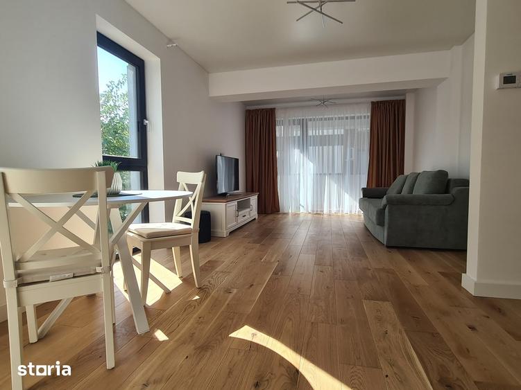 Apartament cu 3 camere decomandat în Vitan