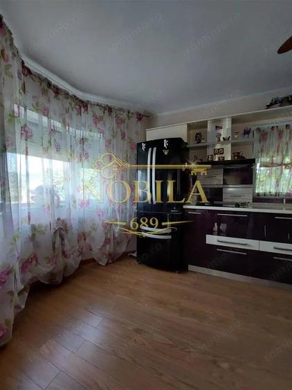 Casă cu Teren 4200 Mp în Livezi
