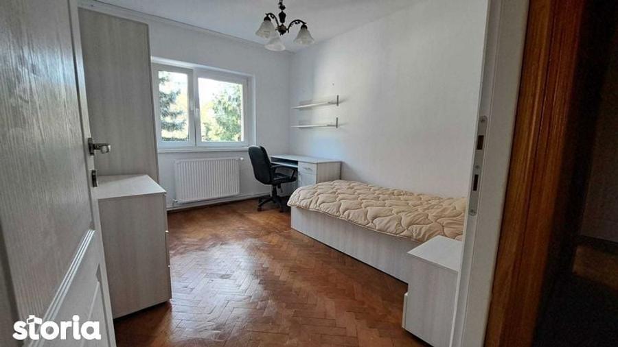 Apartament cu 4 camere în Mărăști