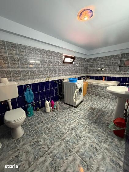 Casă cu 7 camere cu Teren 333 Mp în Tomis II