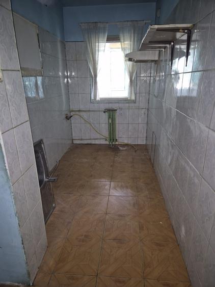 Garsonieră decomandată în Titan