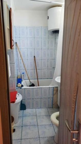 Apartament cu 3 camere semidecomandat în Ferentari