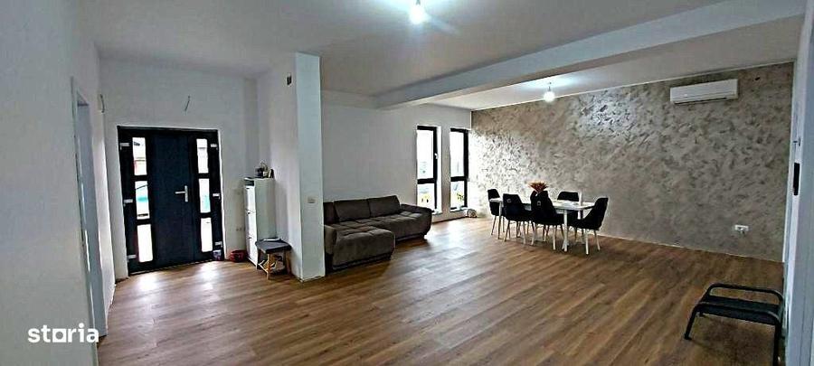 Casă cu 4 camere în Periș