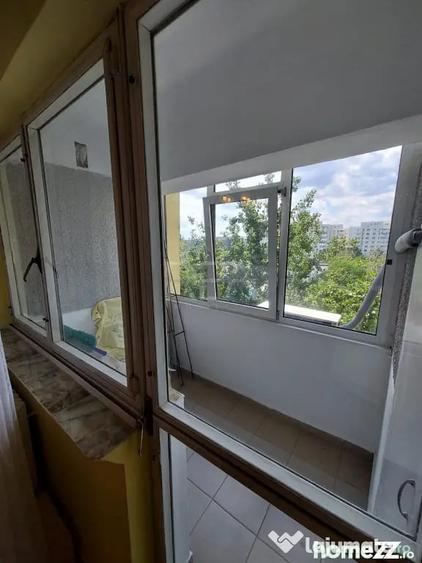 Apartament cu 4 camere decomandat în Pantelimon
