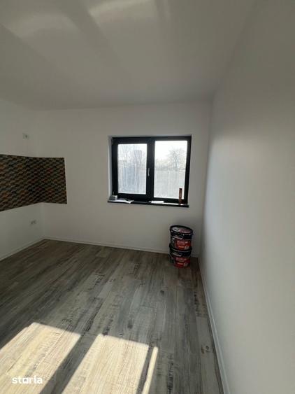 Casă cu 4 camere cu Teren 375 Mp în Clinceni