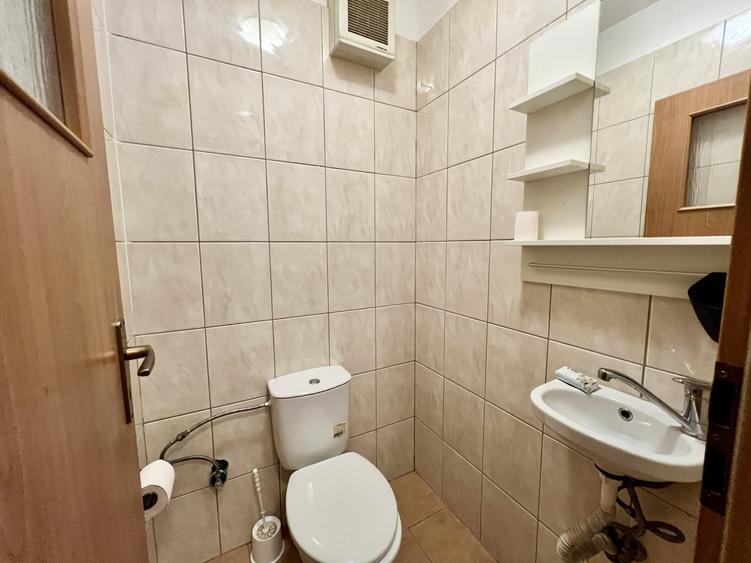 Apartament cu 3 camere semidecomandat, mobilat în Doamna Ghica