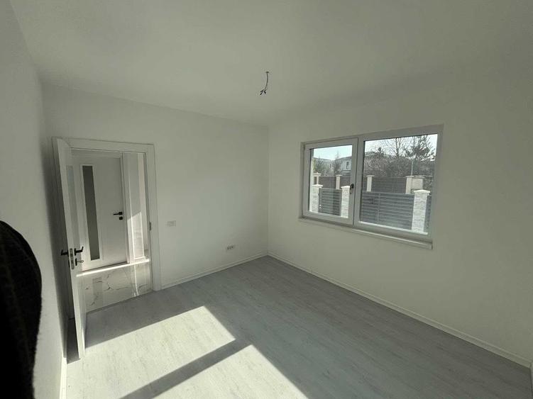 Casă cu 4 camere în Corbeanca